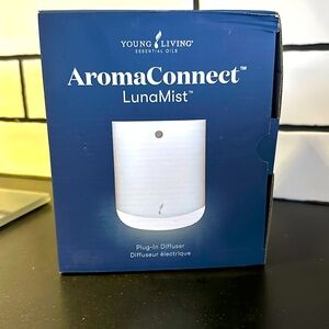 Young Living Aroma Connect Lina mist plug in diffuser new in box